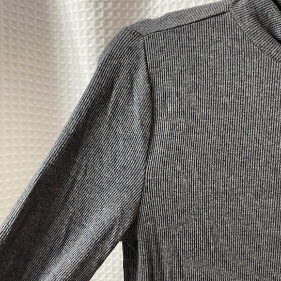 NWT LOFT Petite Ribbed Turtleneck Top - Picture 3 of 5
